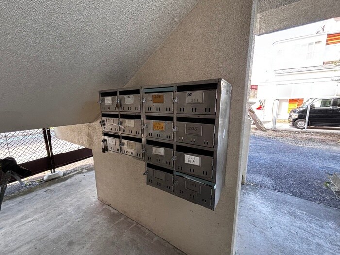 物件外観写真4　(エントランス部分)