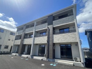 APTセレーナB棟外観写真