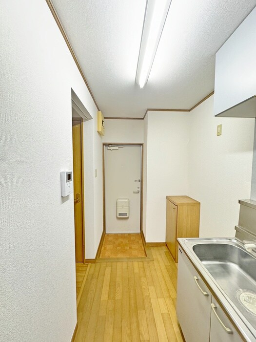 物件内観写真16　(玄関)