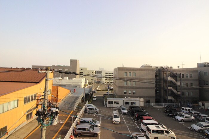 物件内観写真22　(室内からの展望)