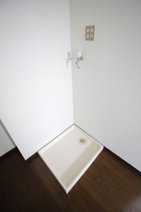 物件内観写真14　(洗濯機置場)