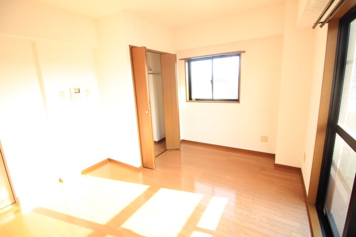 物件内観写真8　(居室)