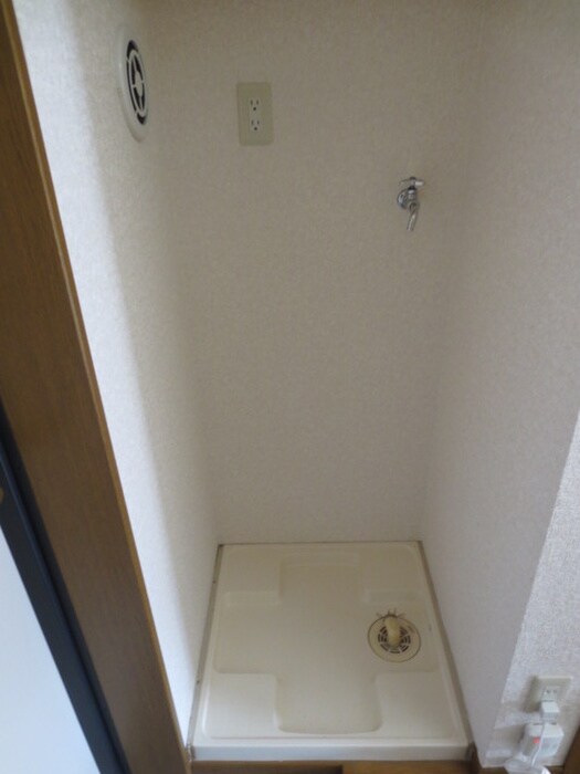 物件内観写真21　(洗濯機置場)