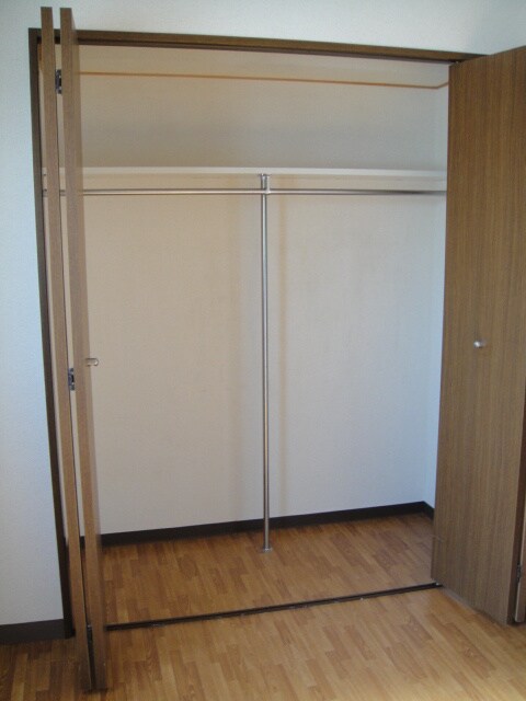 物件内観写真15　(収納)