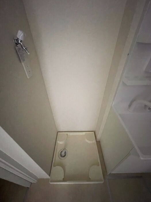 物件内観写真12　(洗濯機置場)