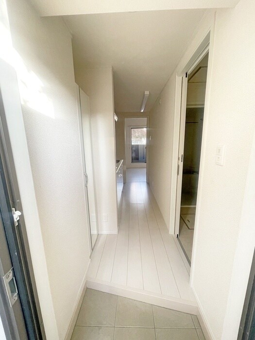 物件内観写真21　(廊下)