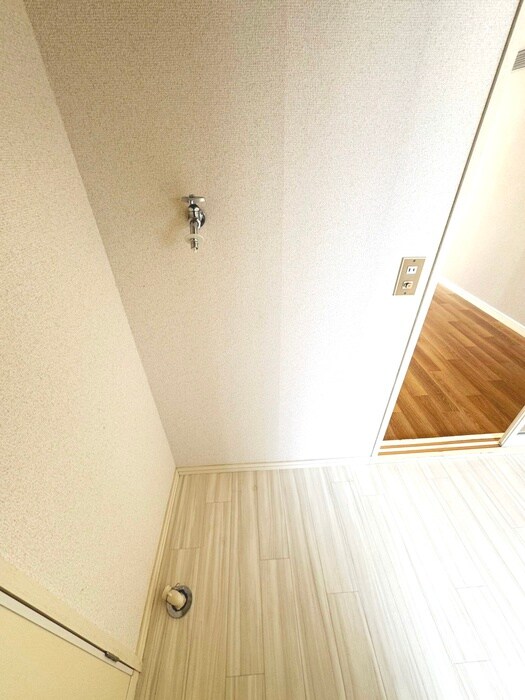 物件内観写真13　(洗濯機置場)