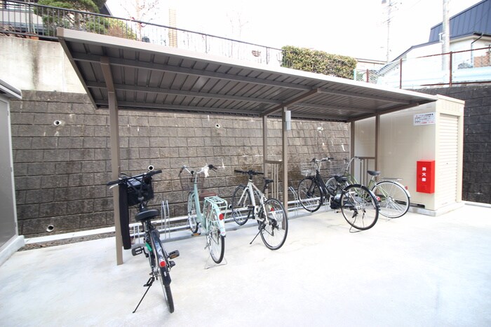 物件外観写真2　(駐輪場)