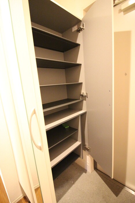 物件内観写真18　(靴箱)