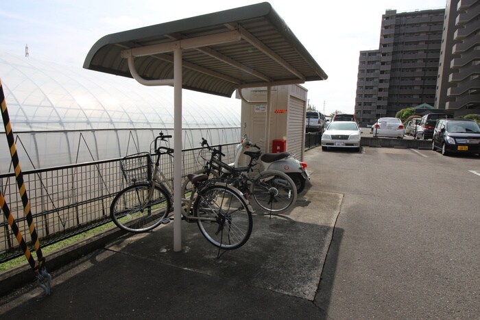 物件外観写真5　(駐輪場)