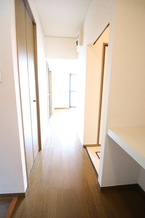 物件内観写真21　(廊下)