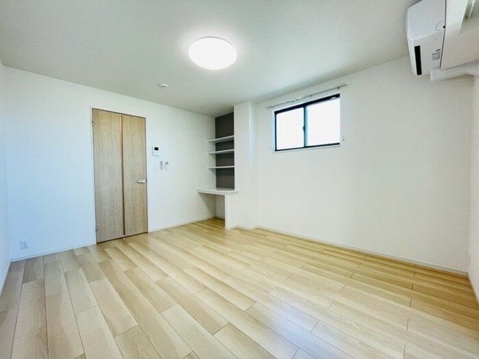 物件内観写真8　(居室)