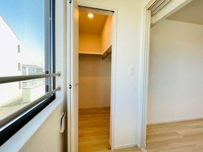 物件内観写真10　(収納)