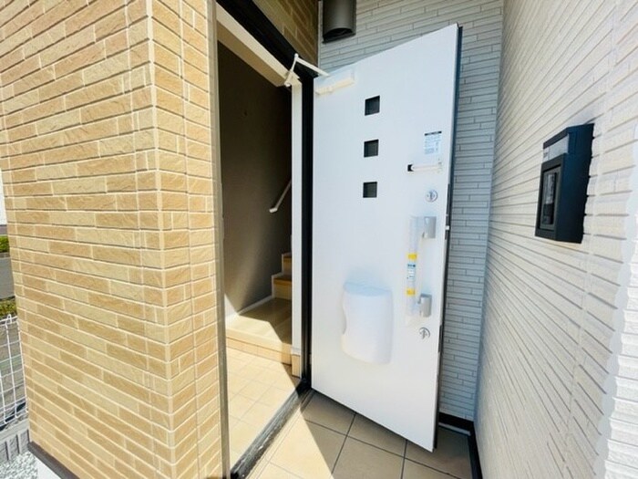 物件内観写真15　(玄関)