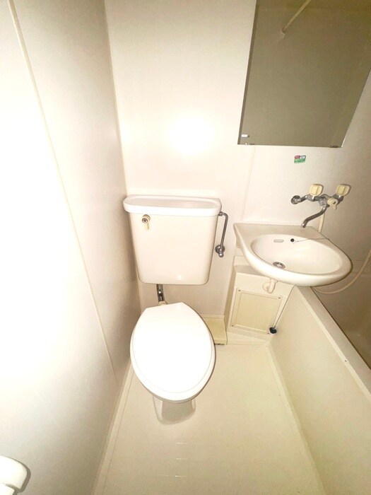 物件内観写真14　(トイレ)