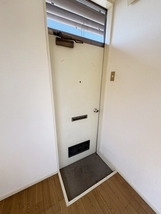 物件内観写真15　(玄関)