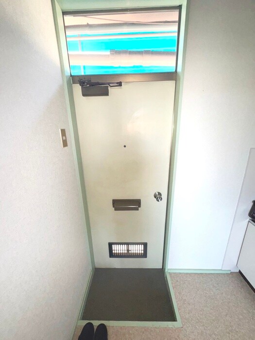 物件内観写真18　(玄関)