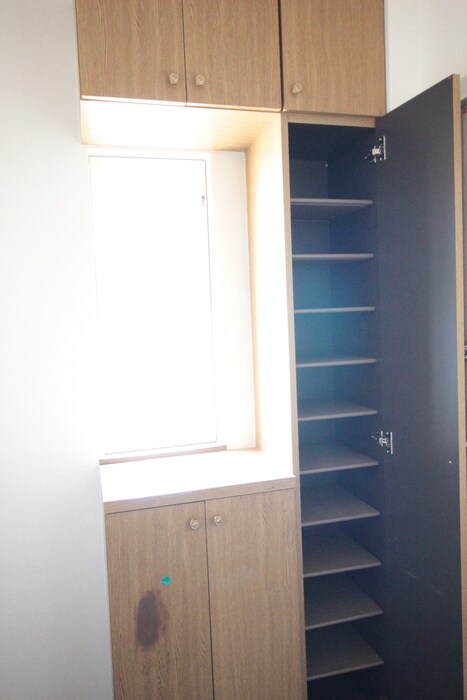 物件内観写真8　(靴箱)