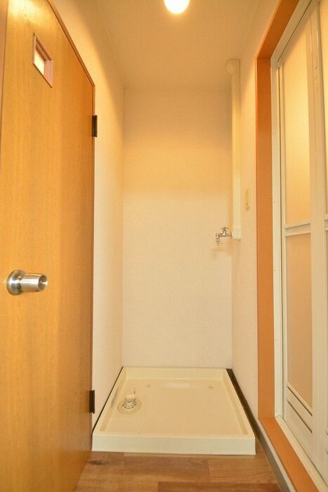 物件内観写真13　(洗濯機置場)