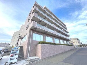 トレスピーノ泉中央外観写真