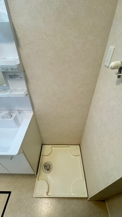 物件内観写真14　(洗濯機置場)