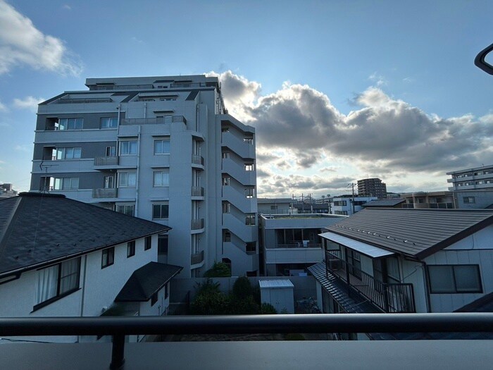 物件内観写真22　(室内からの展望)