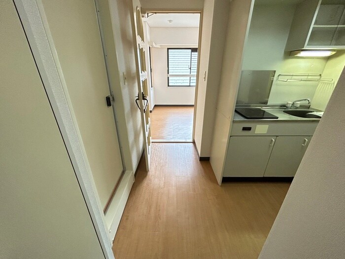 物件内観写真20　(廊下)