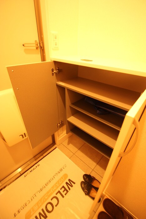 物件内観写真8　(靴箱)