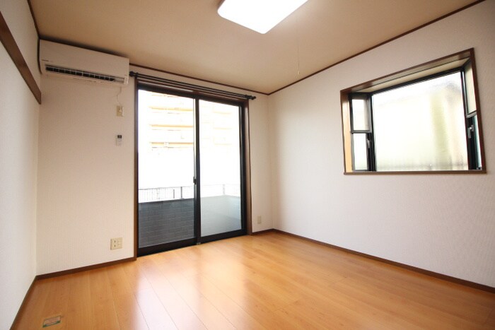 物件内観写真15　(居室)