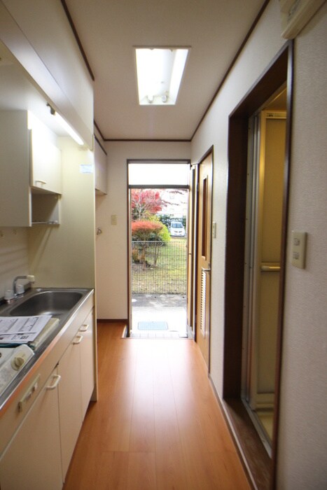 物件内観写真21　(廊下)