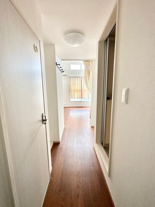 物件内観写真15　(廊下)