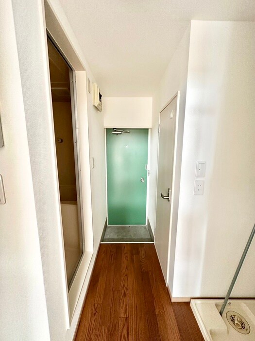 物件内観写真16　(玄関)