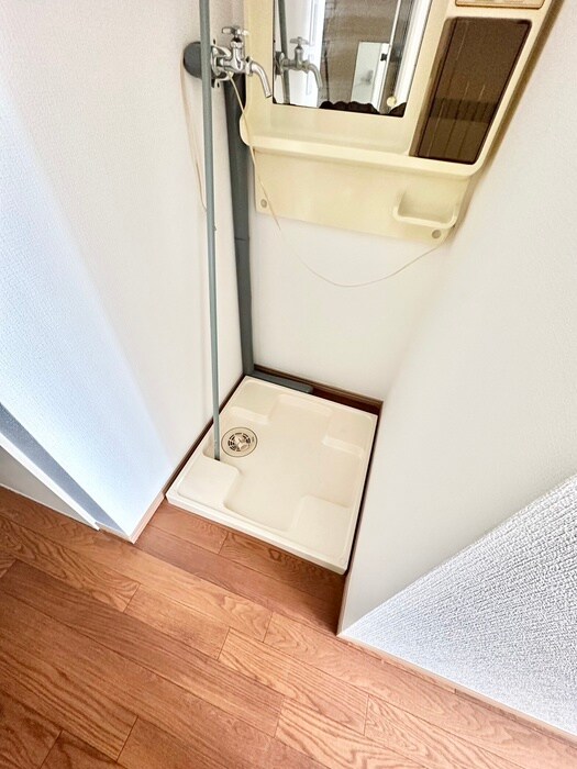 物件内観写真18　(洗濯機置場)