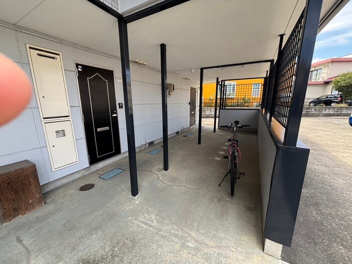 物件外観写真3　(駐輪場)