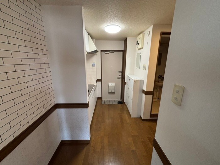 物件内観写真18　(玄関)