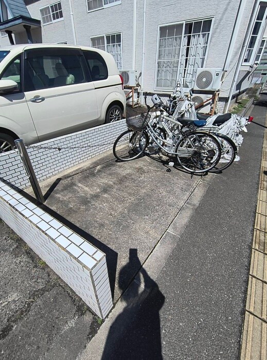 物件外観写真6　(駐輪場)
