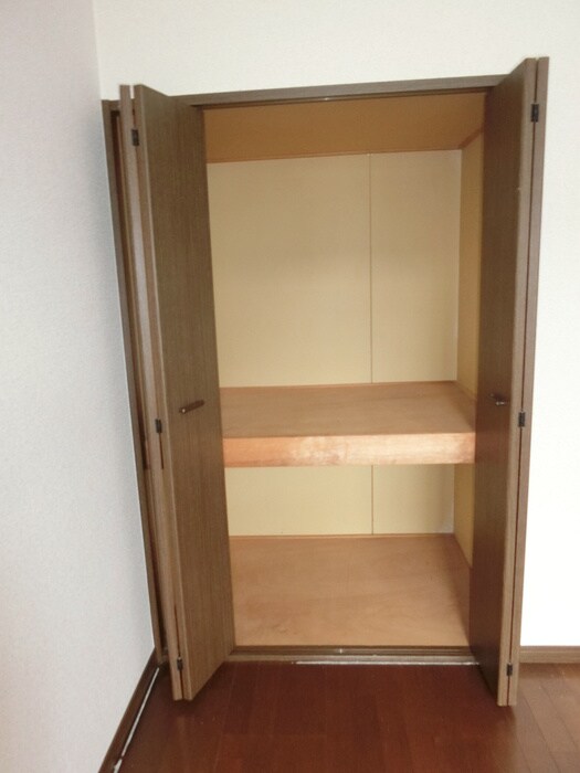 物件内観写真12　(収納)