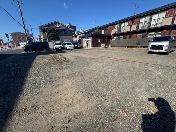 物件外観写真4　(駐車場)