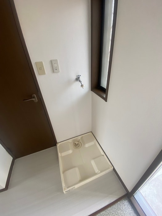 物件内観写真13　(洗濯機置場)