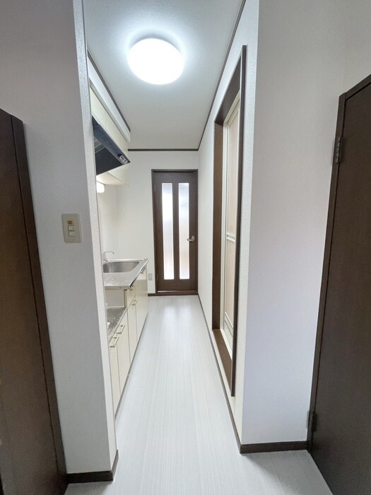 物件内観写真17　(廊下)