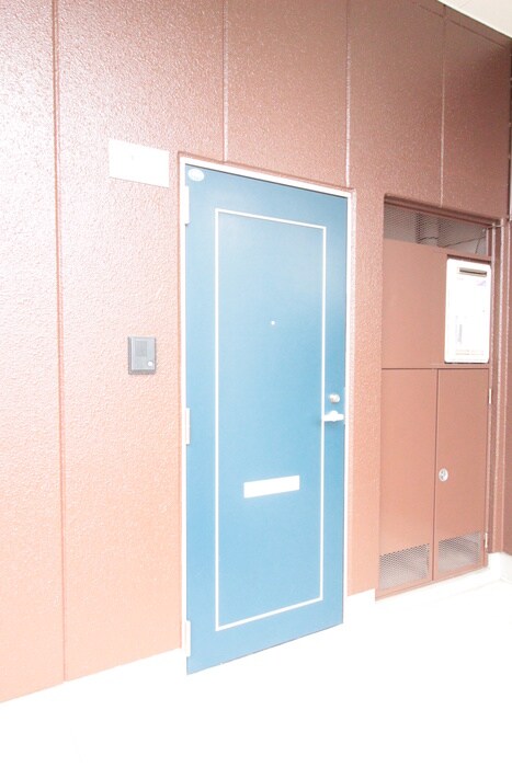 物件外観写真4　(エントランス部分)