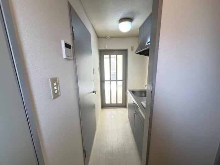 物件内観写真19　(廊下)