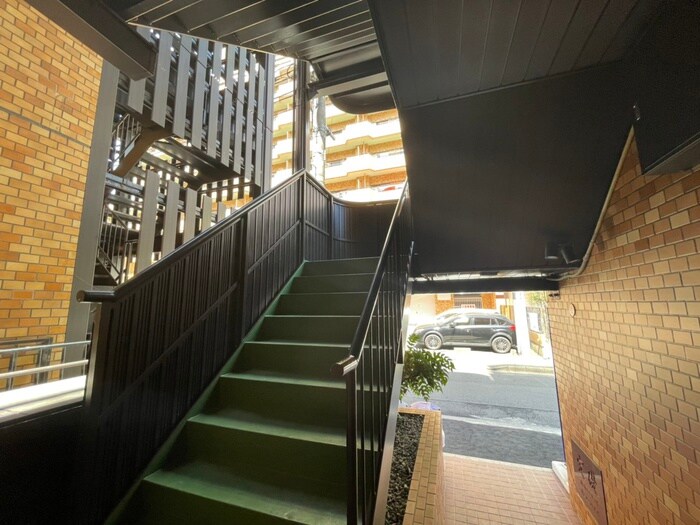 物件外観写真5　(駐輪場)