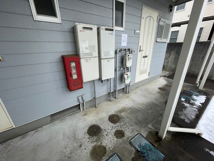 物件外観写真4　(エントランス部分)