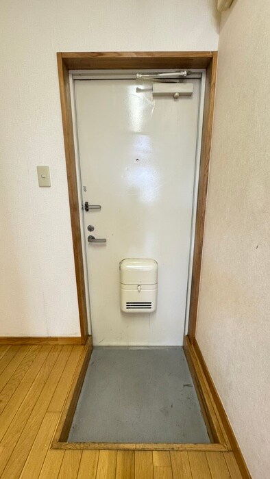 物件内観写真16　(玄関)