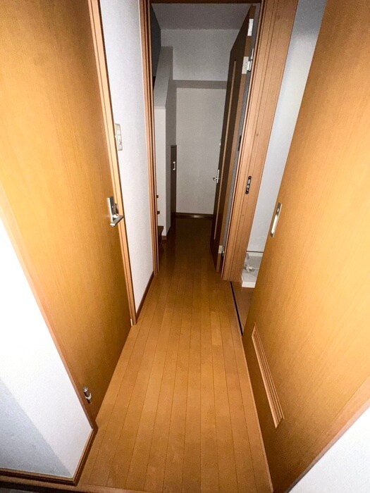 物件内観写真18　(廊下)