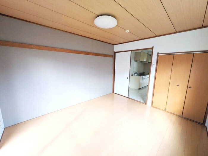 物件内観写真8　(居室)