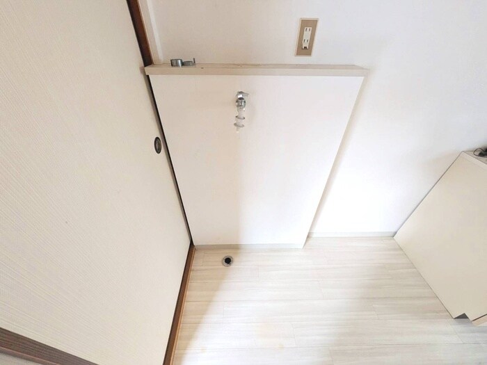 物件内観写真13　(洗濯機置場)