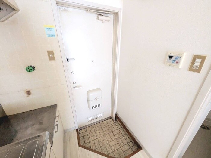 物件内観写真22　(玄関)