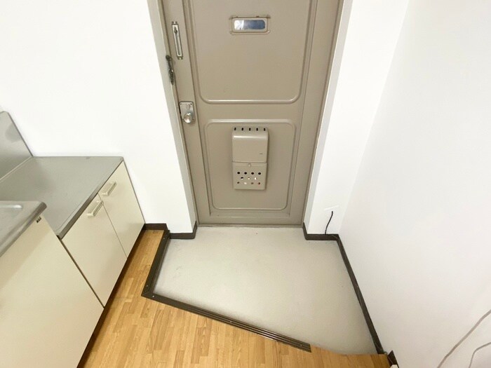物件内観写真18　(玄関)